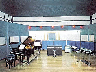 Студия Decca. Фото с сайта philsbook.com