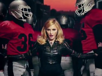 ���� �� ����� ������� "Gimme All Your Luvin"