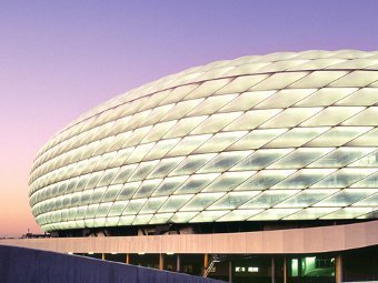  Allianz Arena,     .     