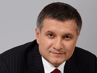  .    avakov.com