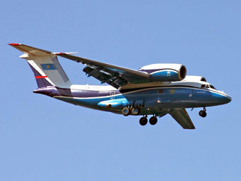  -72.    jetphotos.net