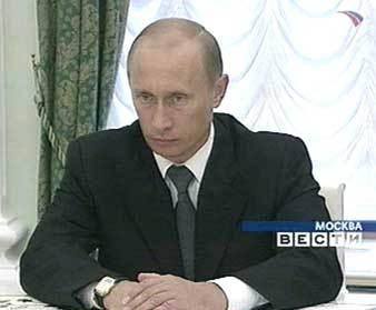 Президент России Владимир Путин на встрече с королем Иордании. Съемка ТК ''Россия'', 02.09.2004