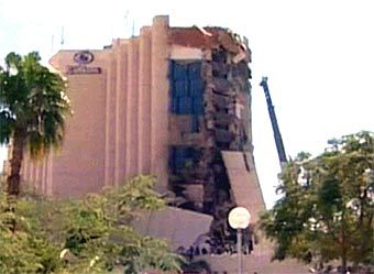 На месте взрыва в отеле Hilton Taba. Съемка CNN, архив, 2004 год