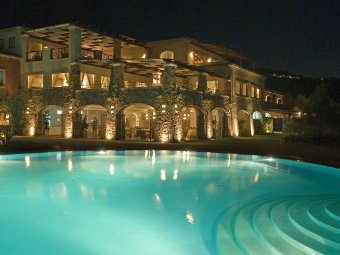 ����� Colonna Pevero �� ��������. ���� � ����� ����������� ���� Iti Hotels